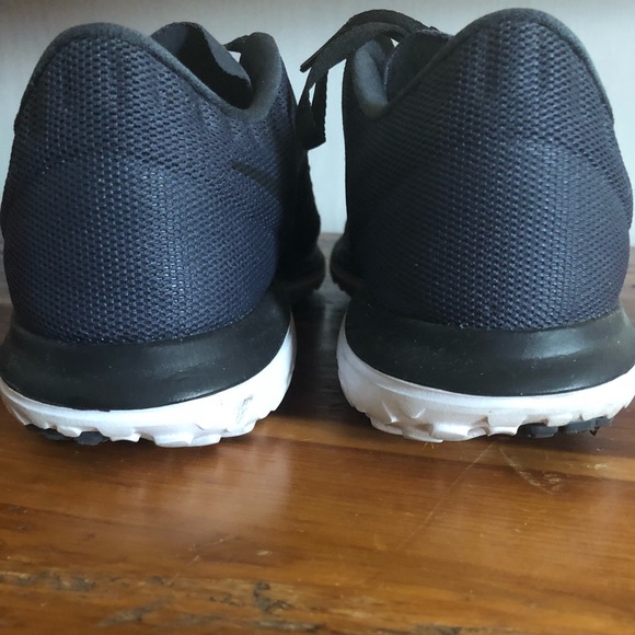 Running Shoes - Picture 2 of 4